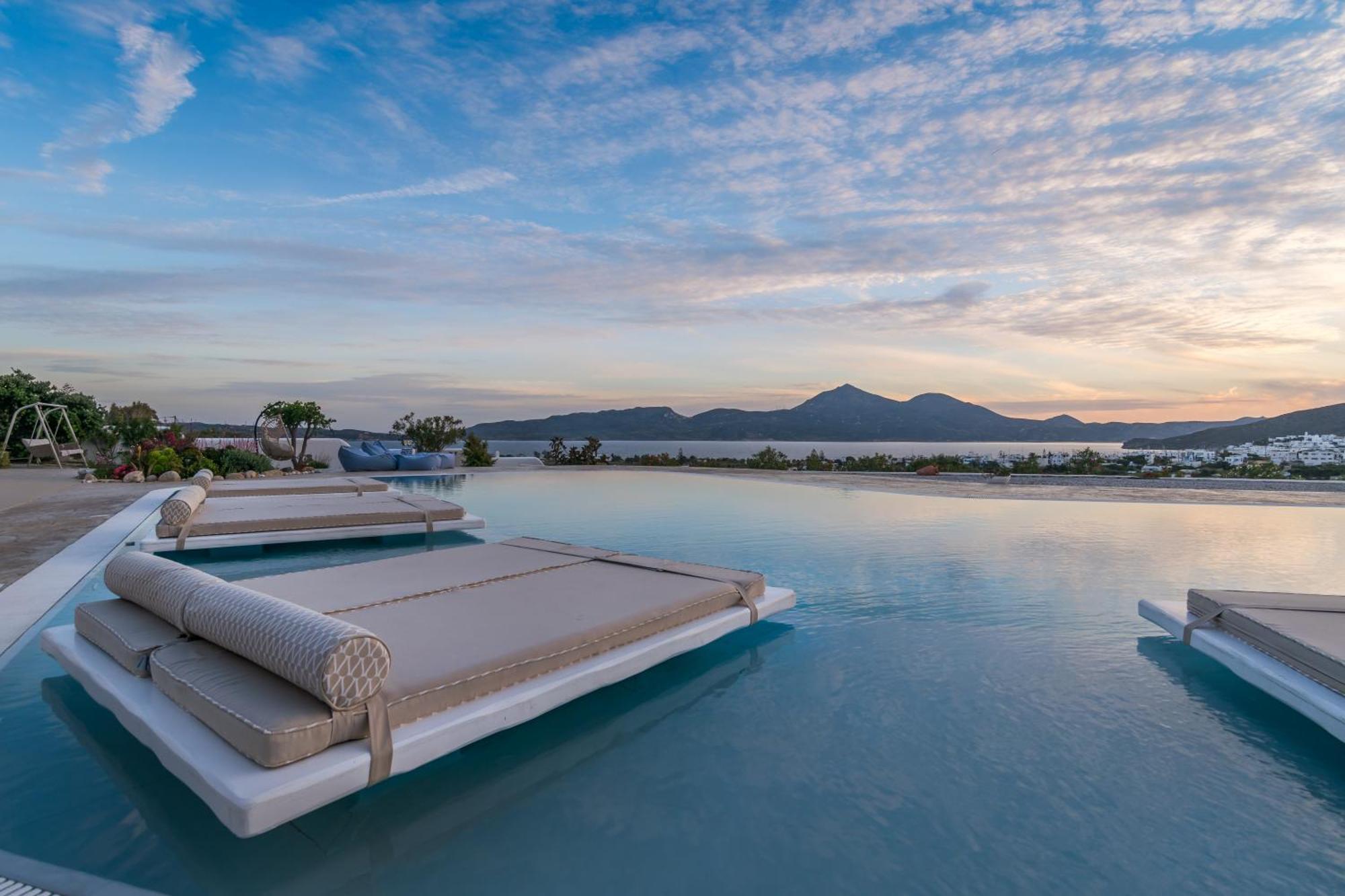 Blu Suites And Studios Adamantas (Milos) Exterior foto